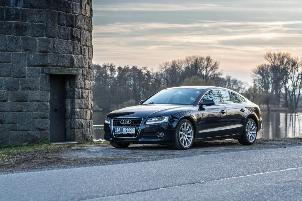 Test Audi A5 3.0 TDi Quattro 2011: Královna levého pruhu