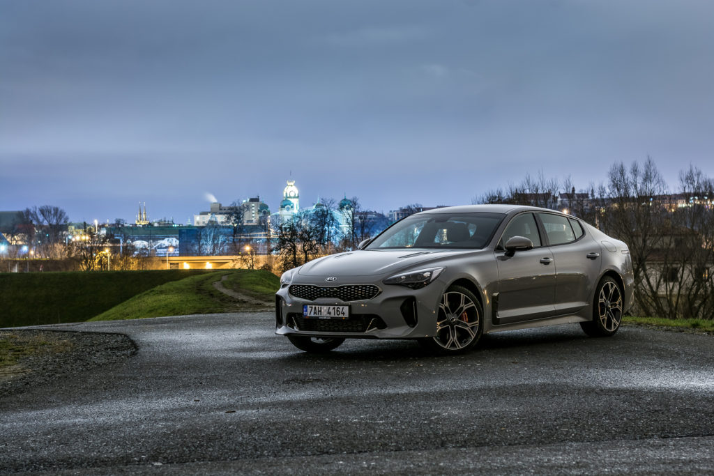 Test Kia Stinger 3.3 V6 T-GDI 2019: Tohle se vážně povedlo! (+VIDEO)