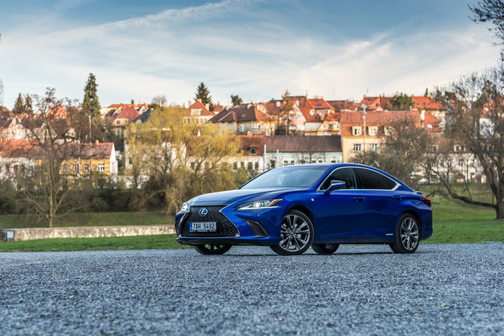 Test Lexus ES 300h 2019: Ve znamení luxusu (+VIDEO)