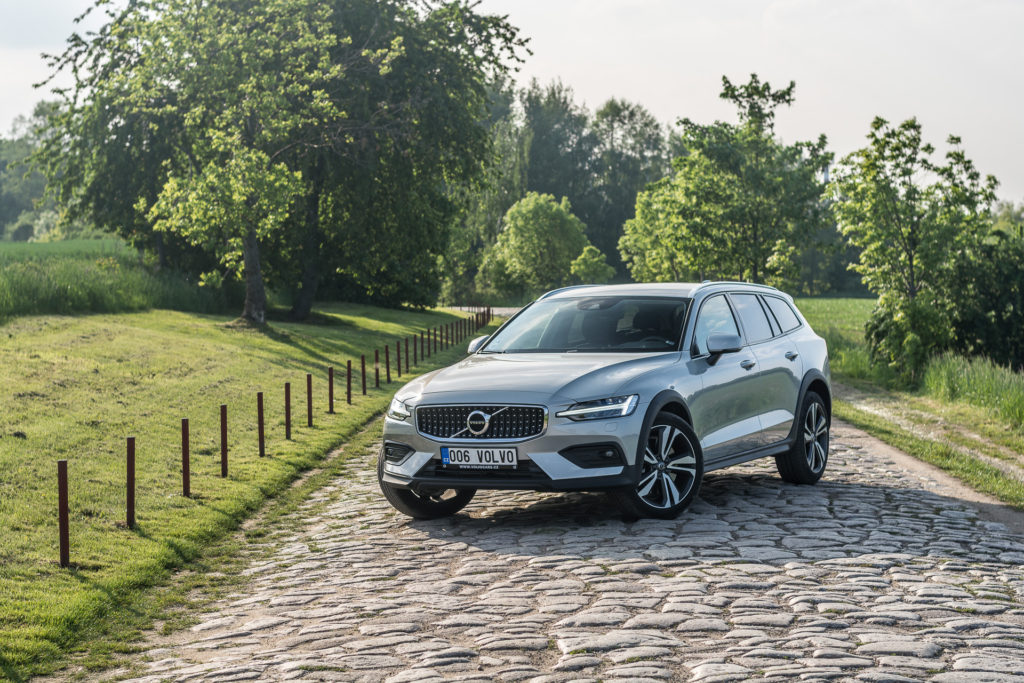 Test Volvo V60 Cross Country D4 2019: V60 v pohorkách (+VIDEO)