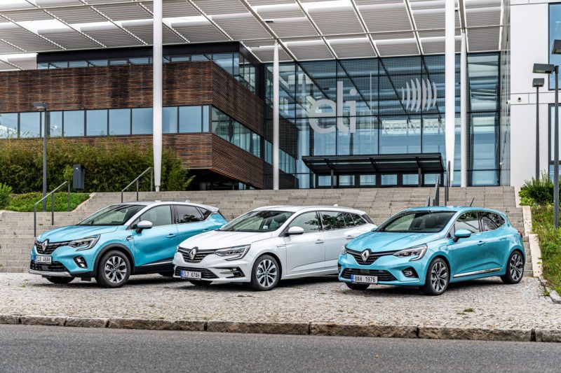 První dojmy z elektrifikovaných vozů E-TECH od Renaultu. A z nového Megane.