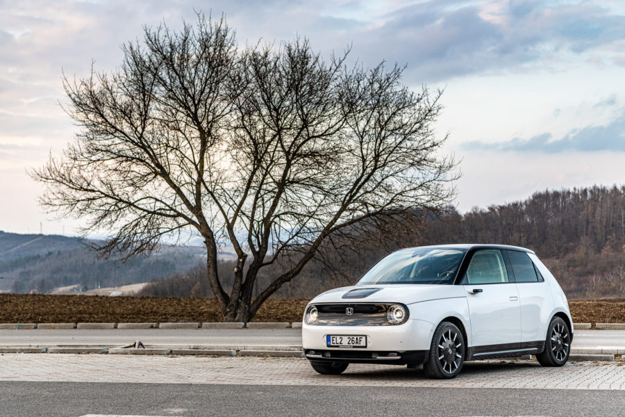 Test Honda e Advance 2021: Elektrická zadokolka s akváriem uvnitř