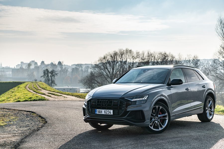 Test Audi SQ8: Velikost, styl a osmiválec