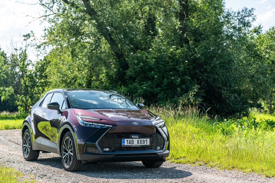 Toyota C-HR 2.0 Hybrid 200: Auto dobré, chvilkami trošku otravné