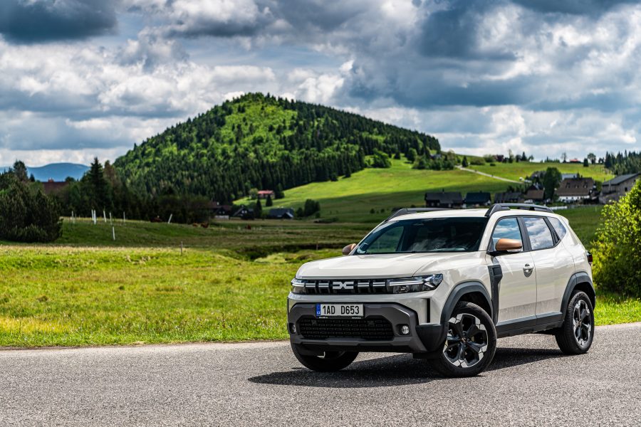 Dacia Duster Journey Hybrid 140: Slušivý kabát a nové motorizace