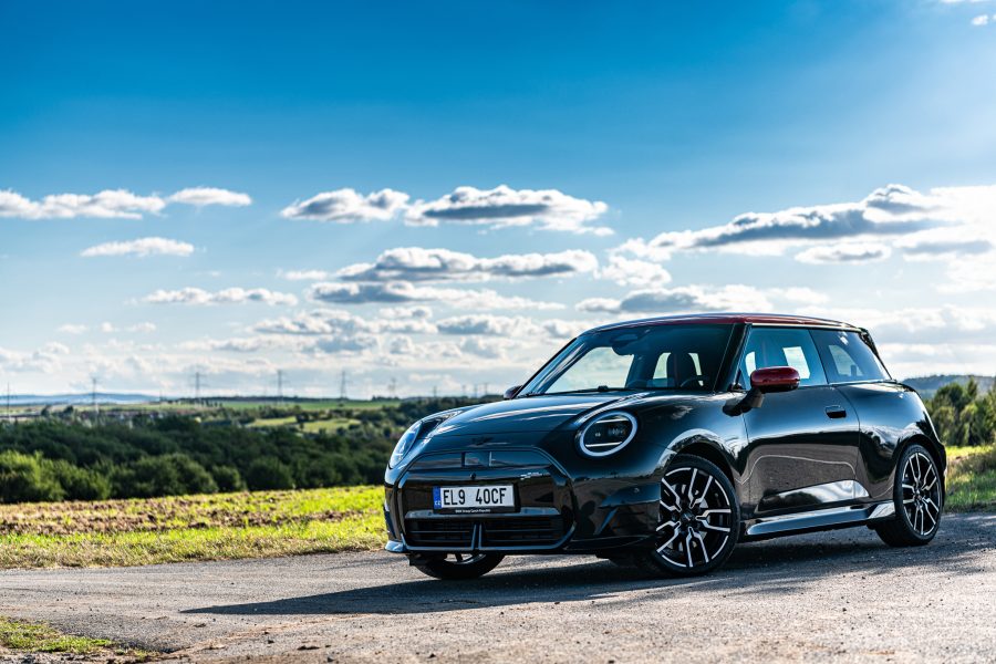 Mini Cooper SE 2024: Nezapráská, ale i tak má co nabídnout