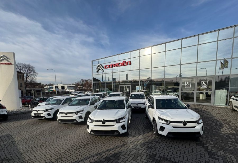 Skupina Veolia Energie ČR odebrala 21 elektromobilů Citroën ë-C3