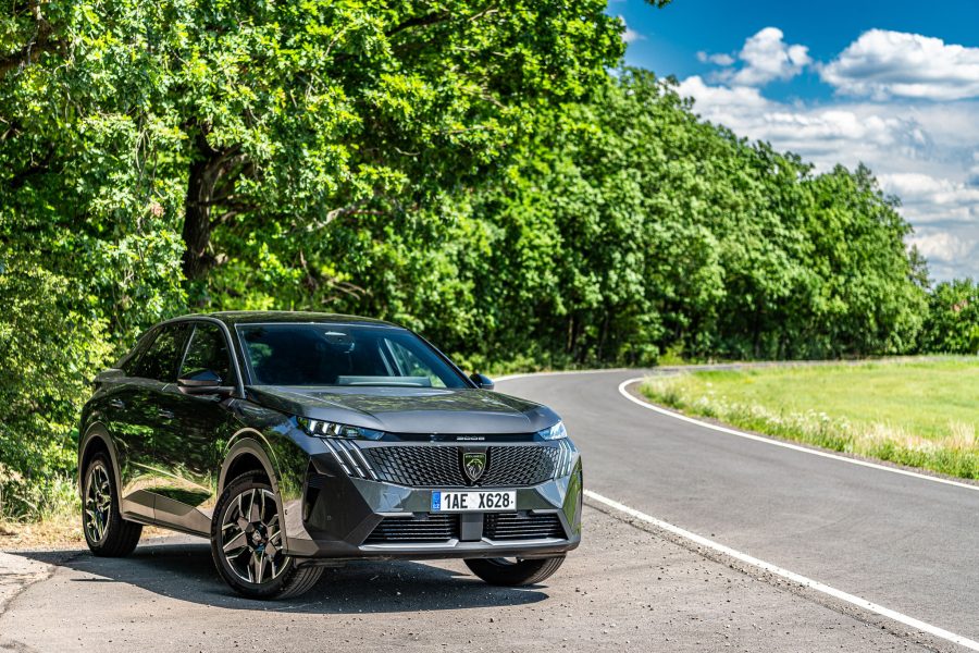 Peugeot 3008 GT Hybrid 145: Fešák zvenku i zevnitř