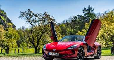 MG Cyberster GT: Smysl nehledejte, prostě si ho užívejte