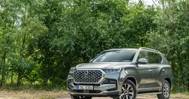 KGM Rexton: Pořádné SUV do terénu i na tahání těžkých přívěsů za super peníze