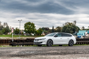 Peugeot 508 SW GT hybrid 225 2020