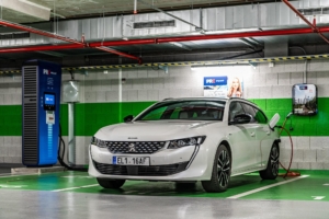 Peugeot 508 SW GT hybrid 225 2020