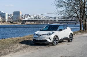 Toyota C-HR hybrid