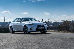 Lexus IS 300h