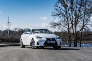 Lexus IS 300h