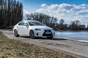 Lexus IS 300h