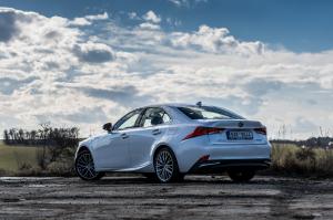Lexus IS 300h